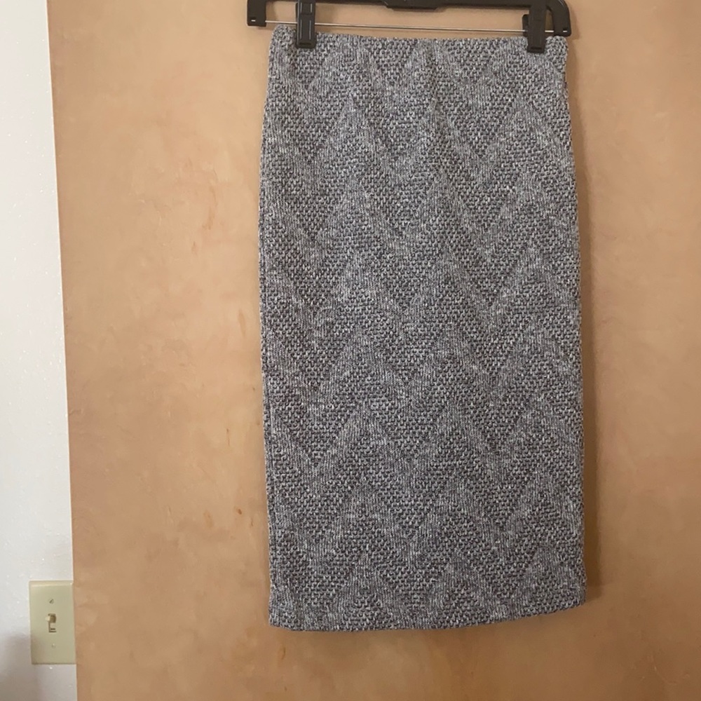 Gray pencil skirt